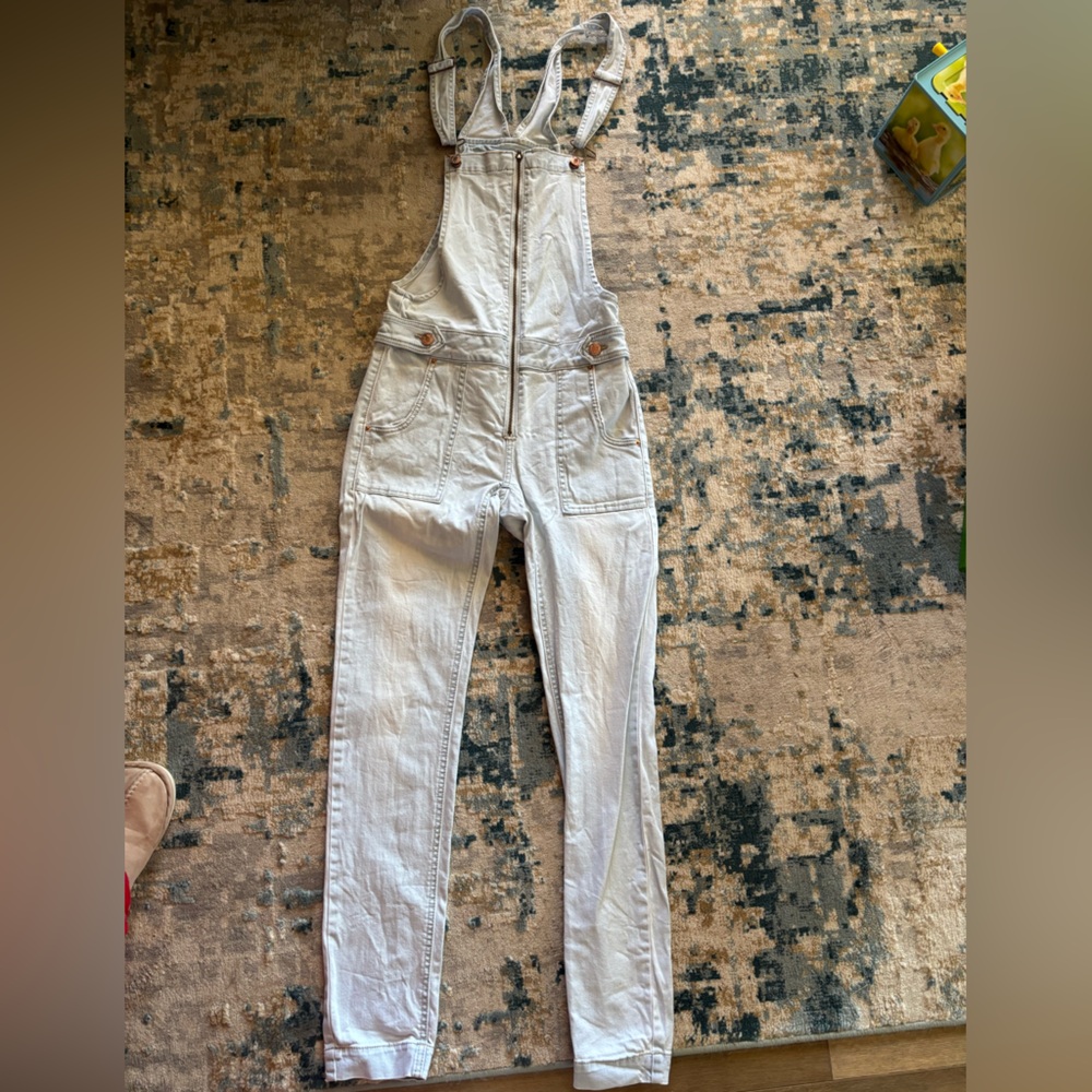 Stylish Boutique Light Wash Overalls